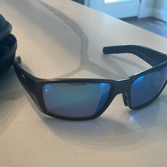 Men’s costa sunglasses - Picture 2 of 4